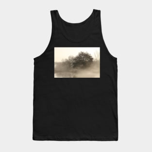 Lake, autumn mood, ground fog, hoarfrost, trees, landscape, Fischerhude, Lower Saxony, Germany Tank Top